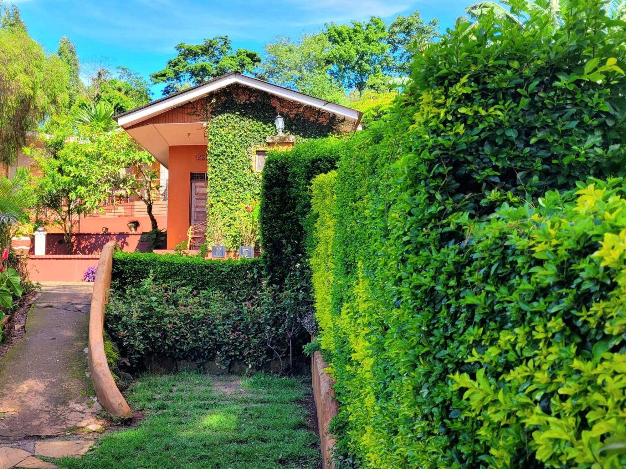 Babylon Lodge Marangu Экстерьер фото